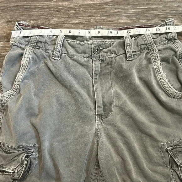 American Eagle Cargo Shorts Classic Utility Short Gray Green Y2K 90s Size 33 - Picture 4 of 10
